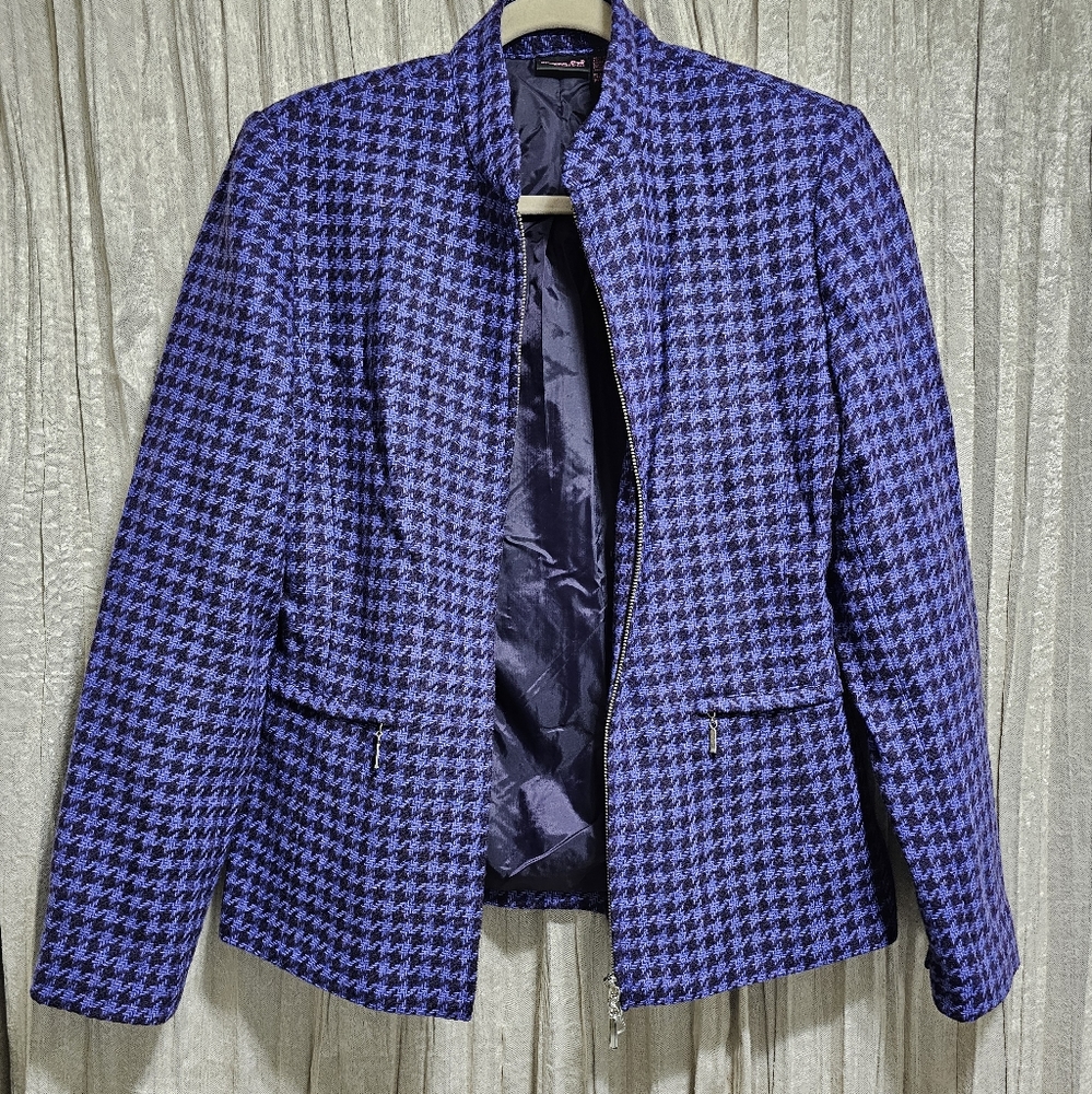Shape FX by Newport News size 8 blue and black  jacket.